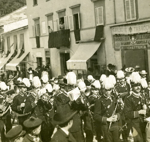Filarmonica di Fiesole in Piazza Mino, 1905